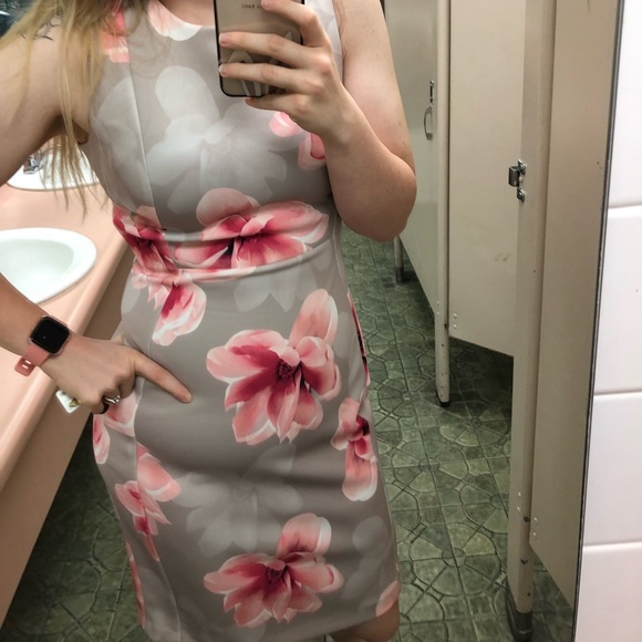 Calvin Klein floral dress - Picture 2 of 6
